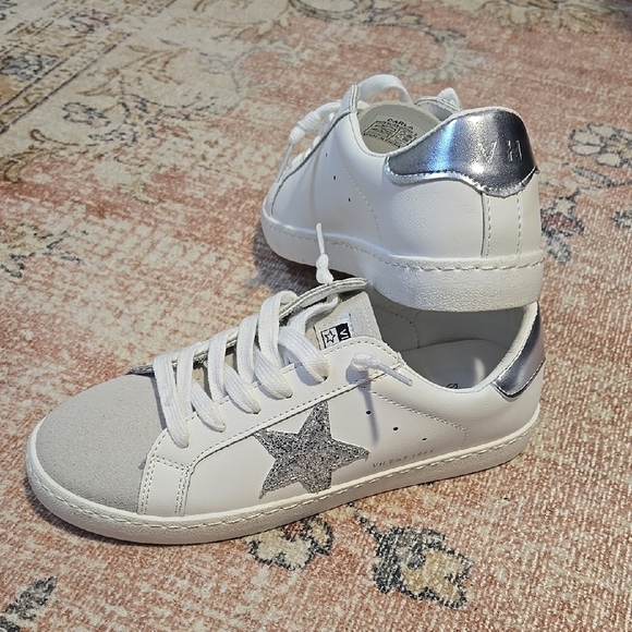 Vintage Havana Carla White with Silver Foil and Glitter Star Sneaker Size 8 - Picture 1 of 10